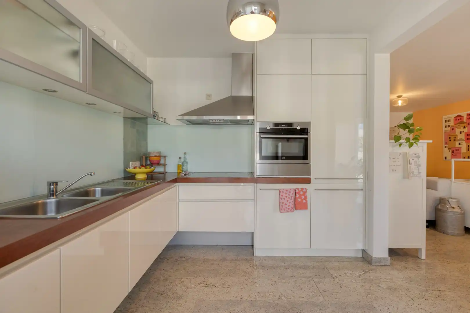 Karaktervol en instapklaar appartement met 2 slaapkamers, terras én garage in het centrum van Zutendaal. foto 19