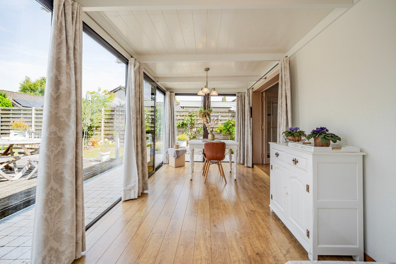 Instapklare en uiterst verzorgde woning met 3 slaapkamers foto 6