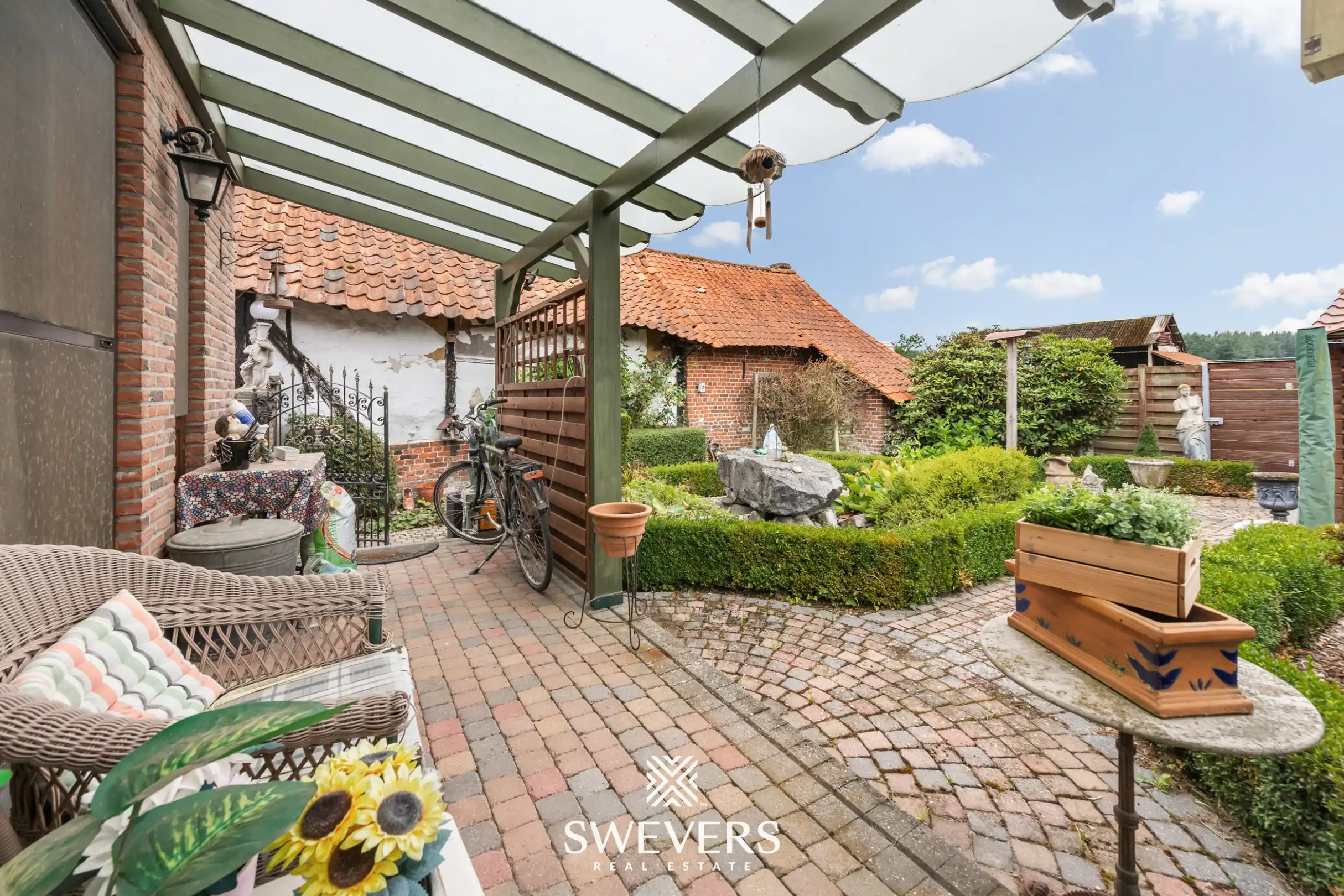 Royale gezinswoning met 257 m² woonruimte foto 26