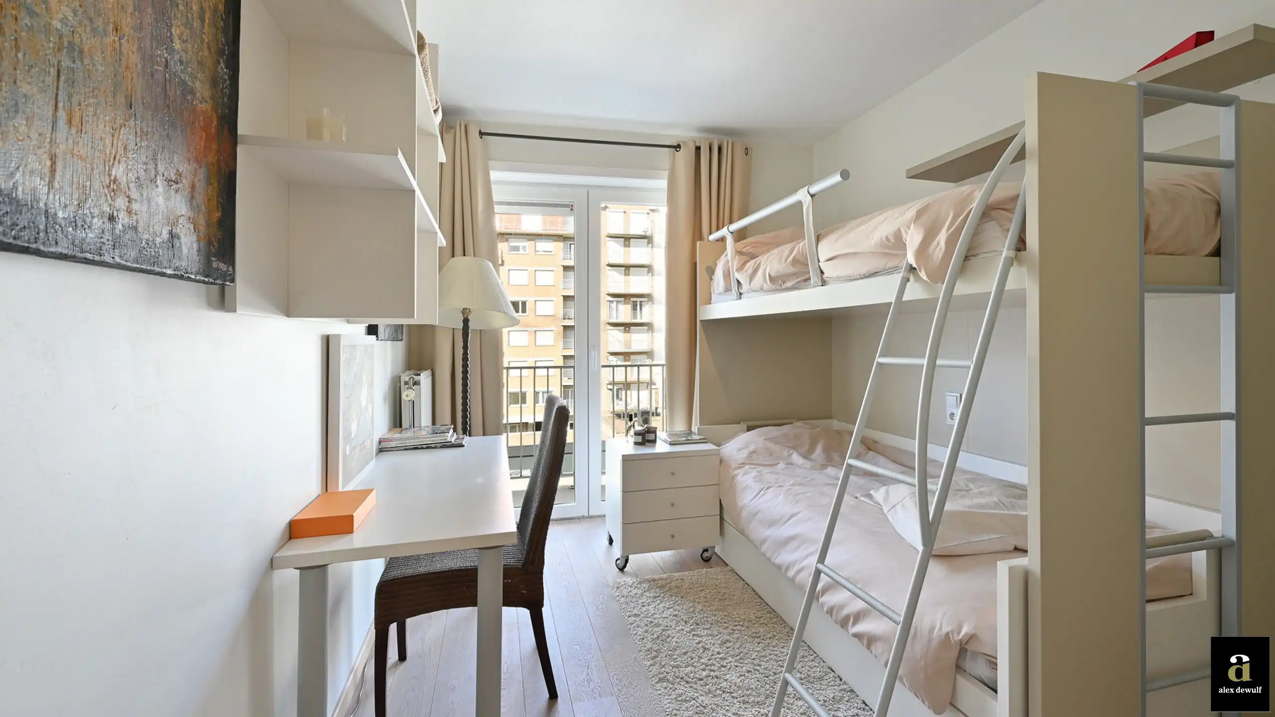 Ruim 2-slaapkamer appartement aan het Rubensplein. foto 10