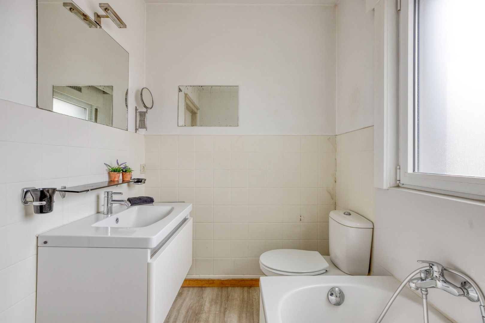 Leuke, halfopen woning met 3 slaapkamers, garage en tuin! foto 16