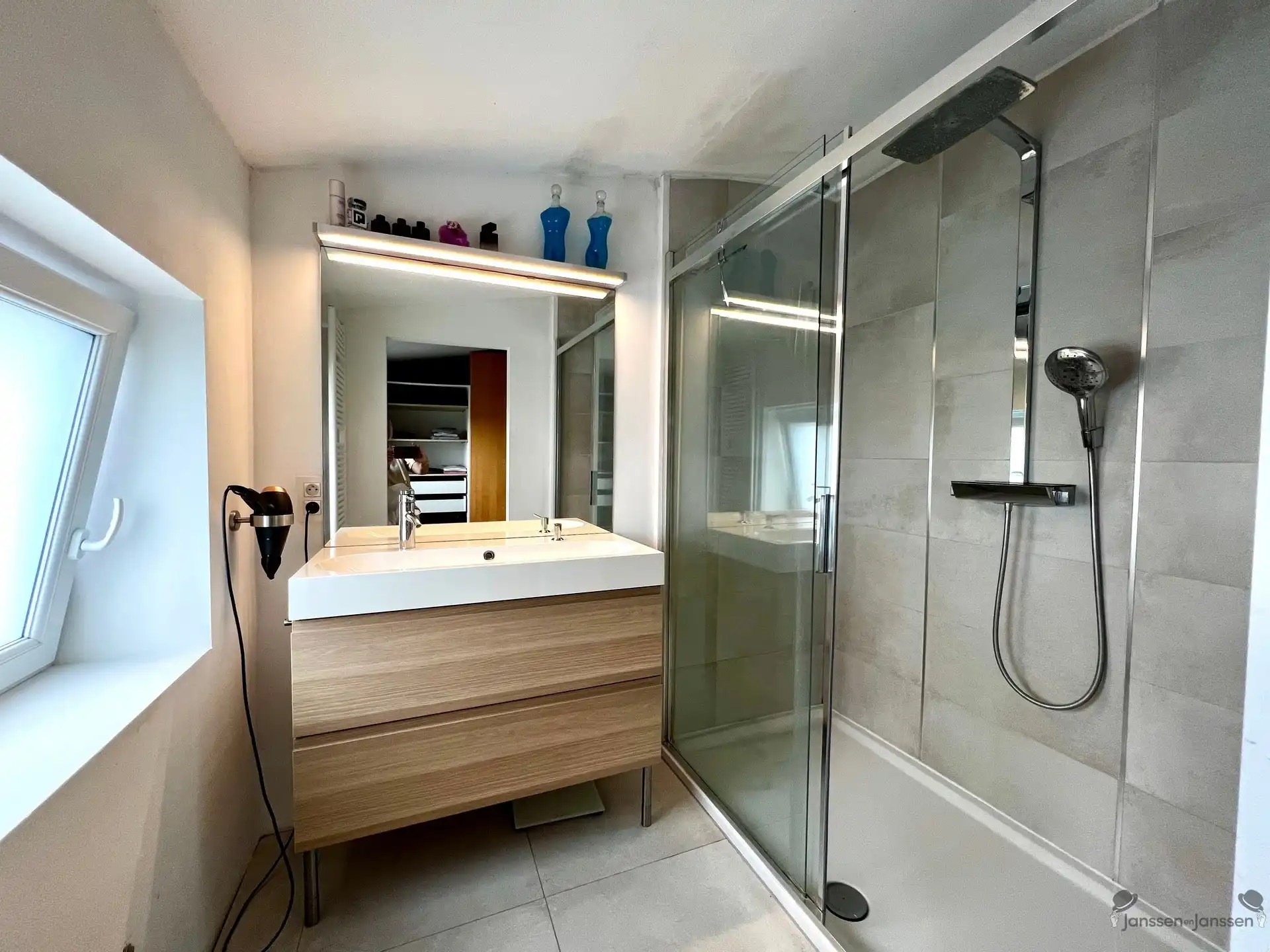 Instapklare gezinswoning met 3 slpkmrs & tuin foto 21