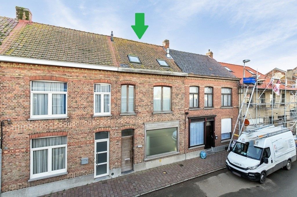 ROESBRUGGE: Unieke woning met een perfecte balans tussen privéleven en professionele ambities - volledig gerenoveerd en instapklaar - met terrasje en dubbele garage op 111m² grondopp. foto 15