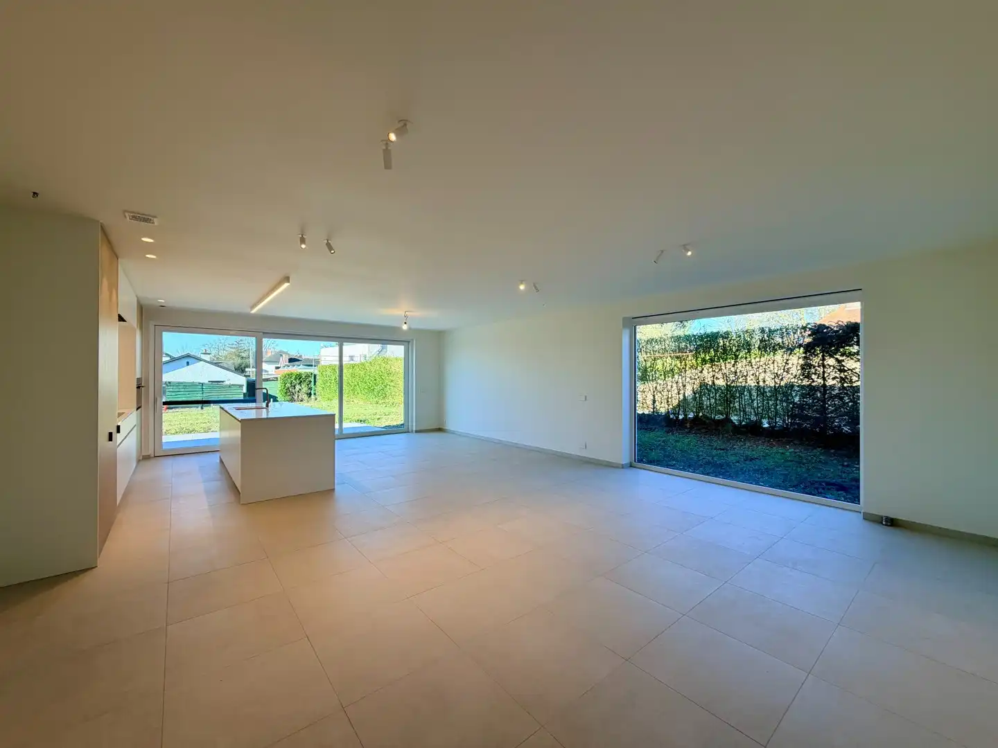 Recente nieuwbouwwoning in centrum Tielt! foto 3