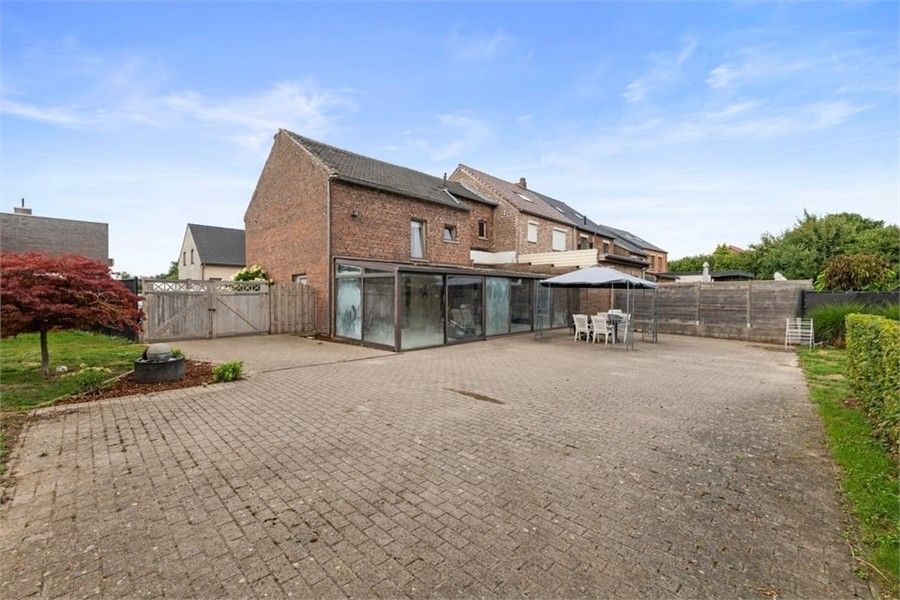 CHARMANTE GEZINSWONING OP EEN RUIM PERCEEL IN BUVINGEN foto 29