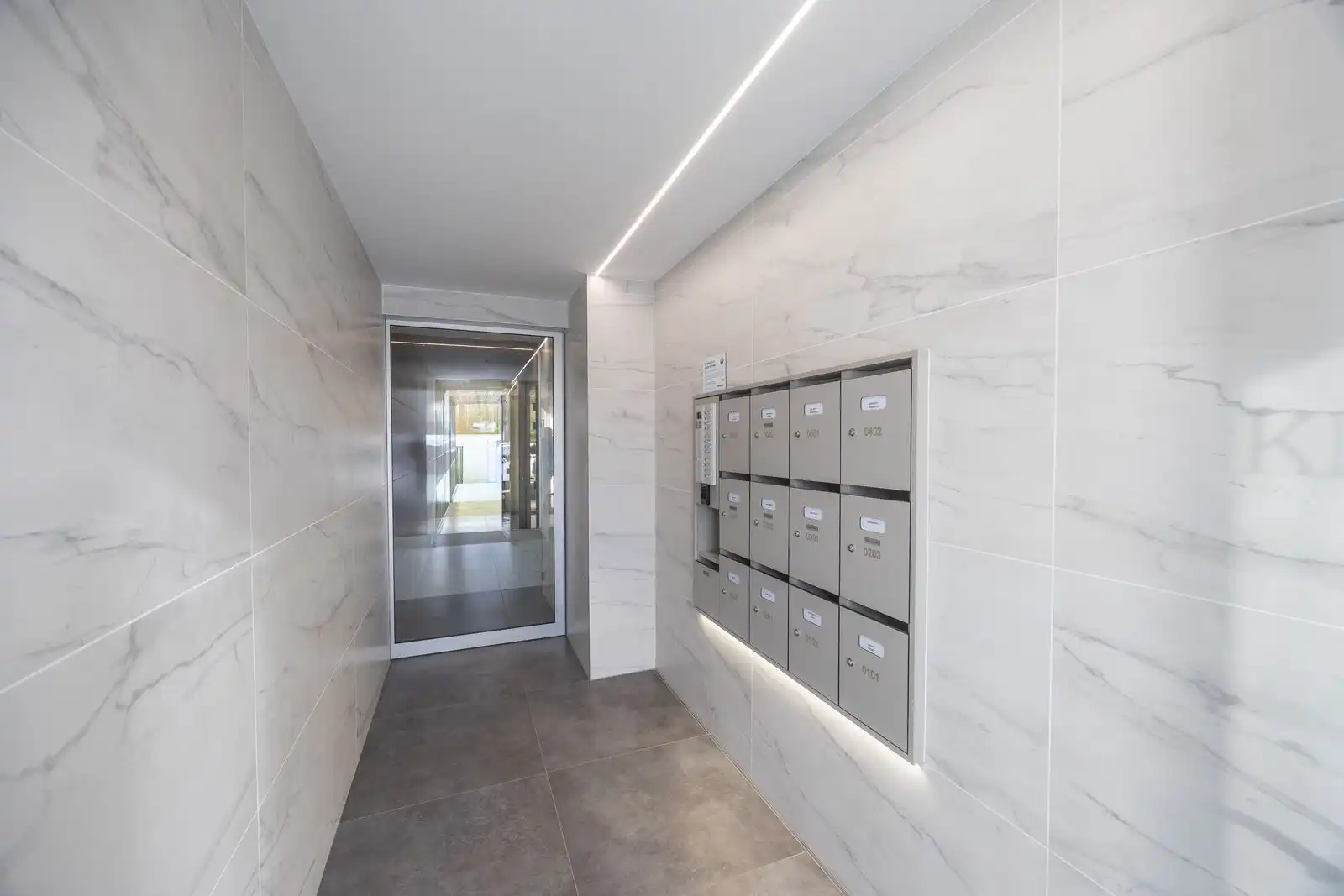 Stijlvol gerenoveerd appartement zongericht met open zicht in hartje Oostende foto 19