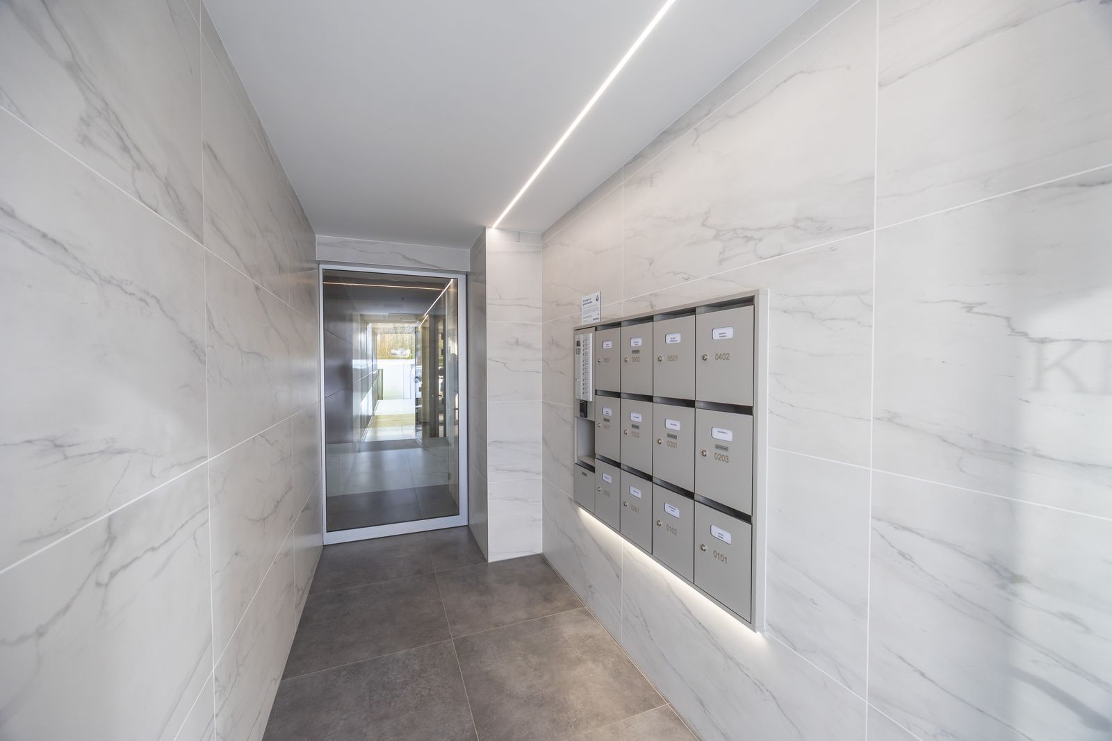 Stijlvol gerenoveerd appartement zongericht met open zicht in hartje Oostende foto 19