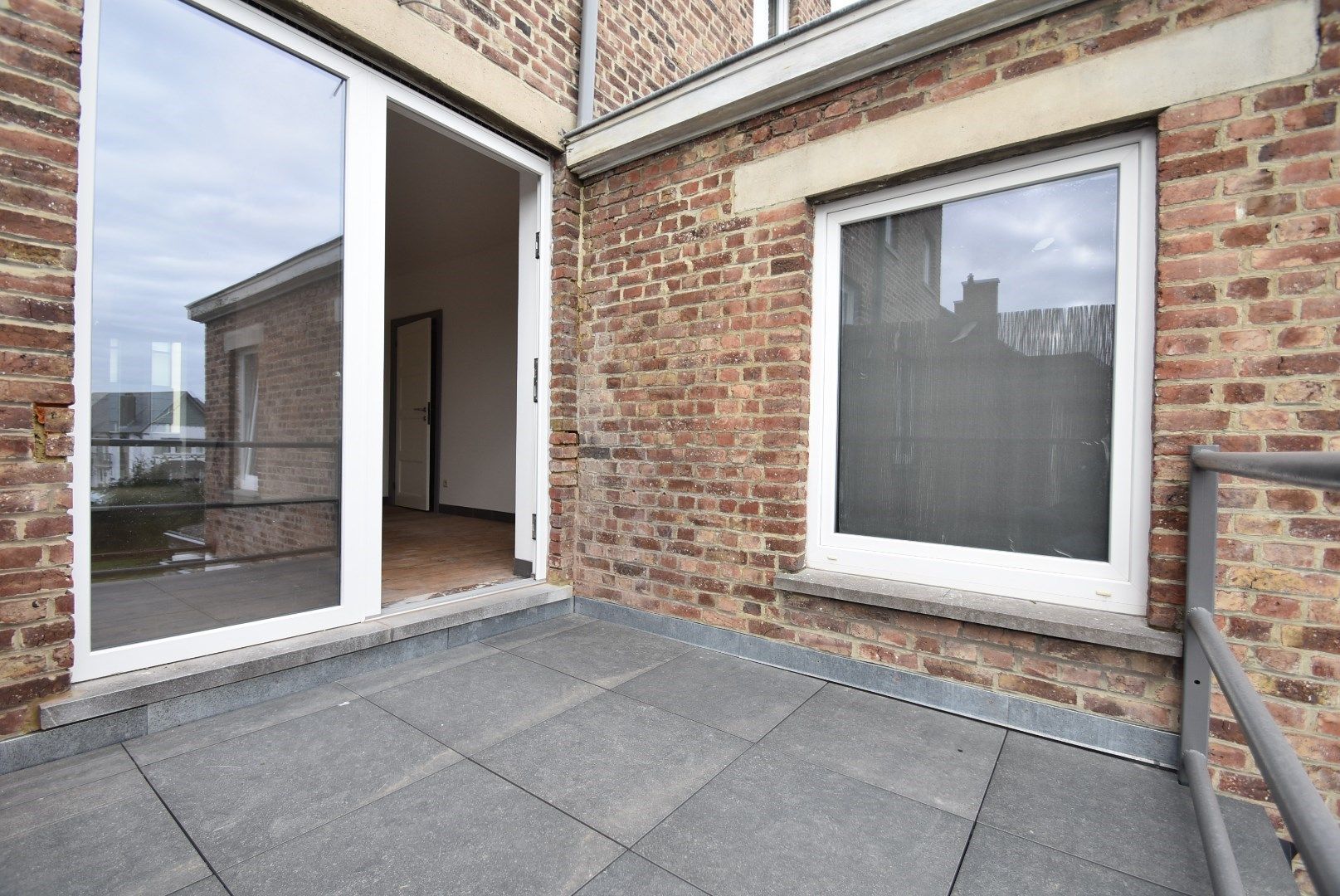 Netjes gerenoveerde duplex met twee slaapkamers en terras op mooie locatie in het centrum van Tongeren - GEEN BIJKOMENDE GEM. ONKOSTEN foto 16