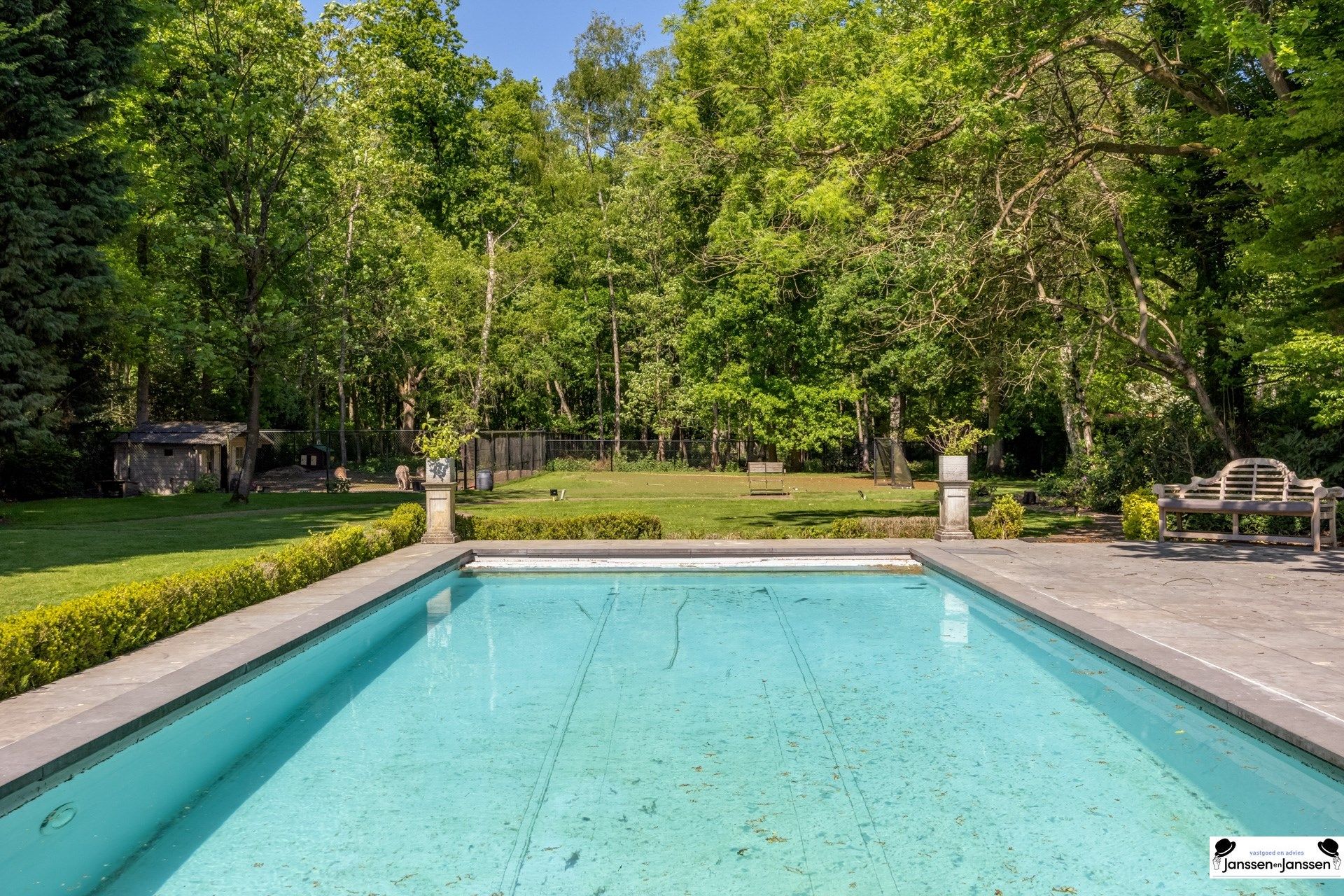Exclusieve villa met zwembad en kantoorruimte foto 30