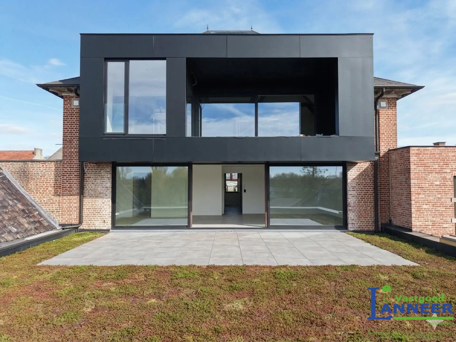 Nieuwbouwappartement met ruim terras en adembenemend zicht foto {{pictureIndex}}