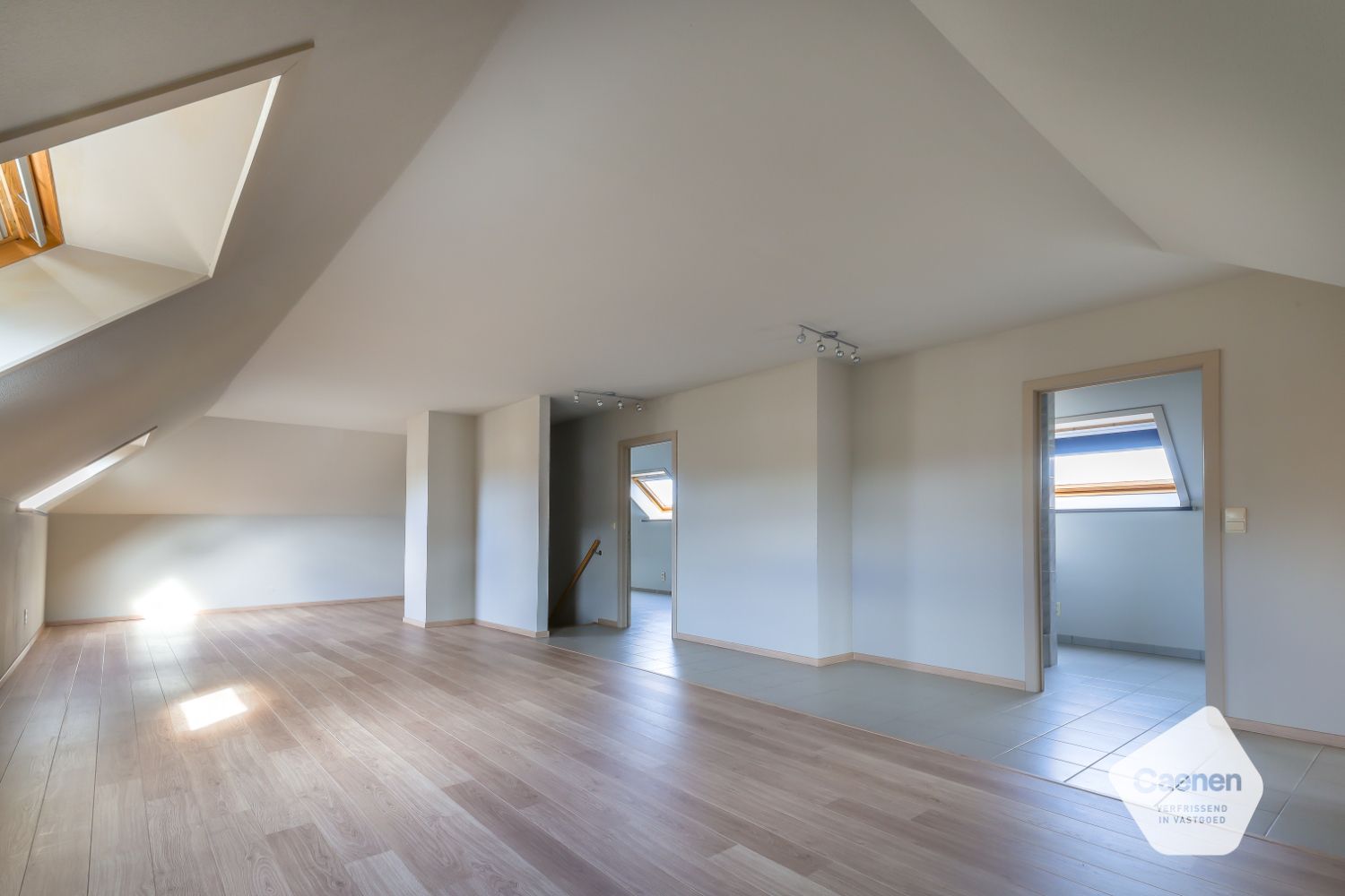 Unieke villa met gelijkvloerse slaapkamer en badkamer foto 11