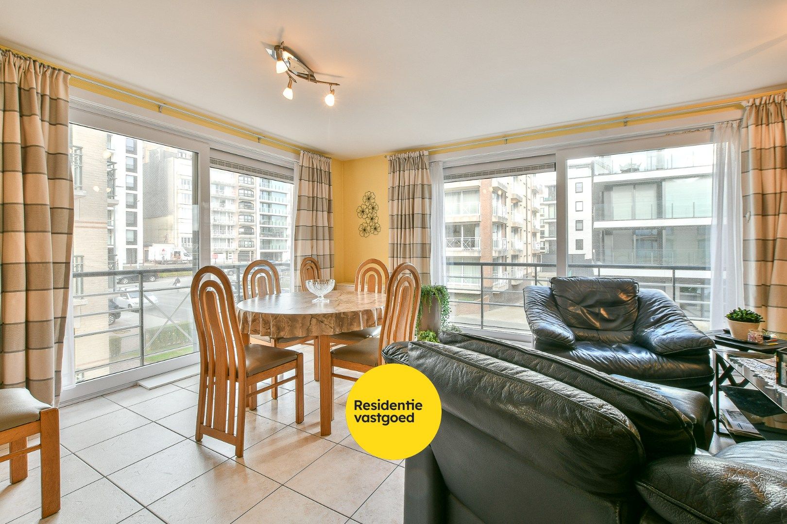 Appartement met 2 slaapkamers op wandelafstand van strand en zee te Wenduine foto 6