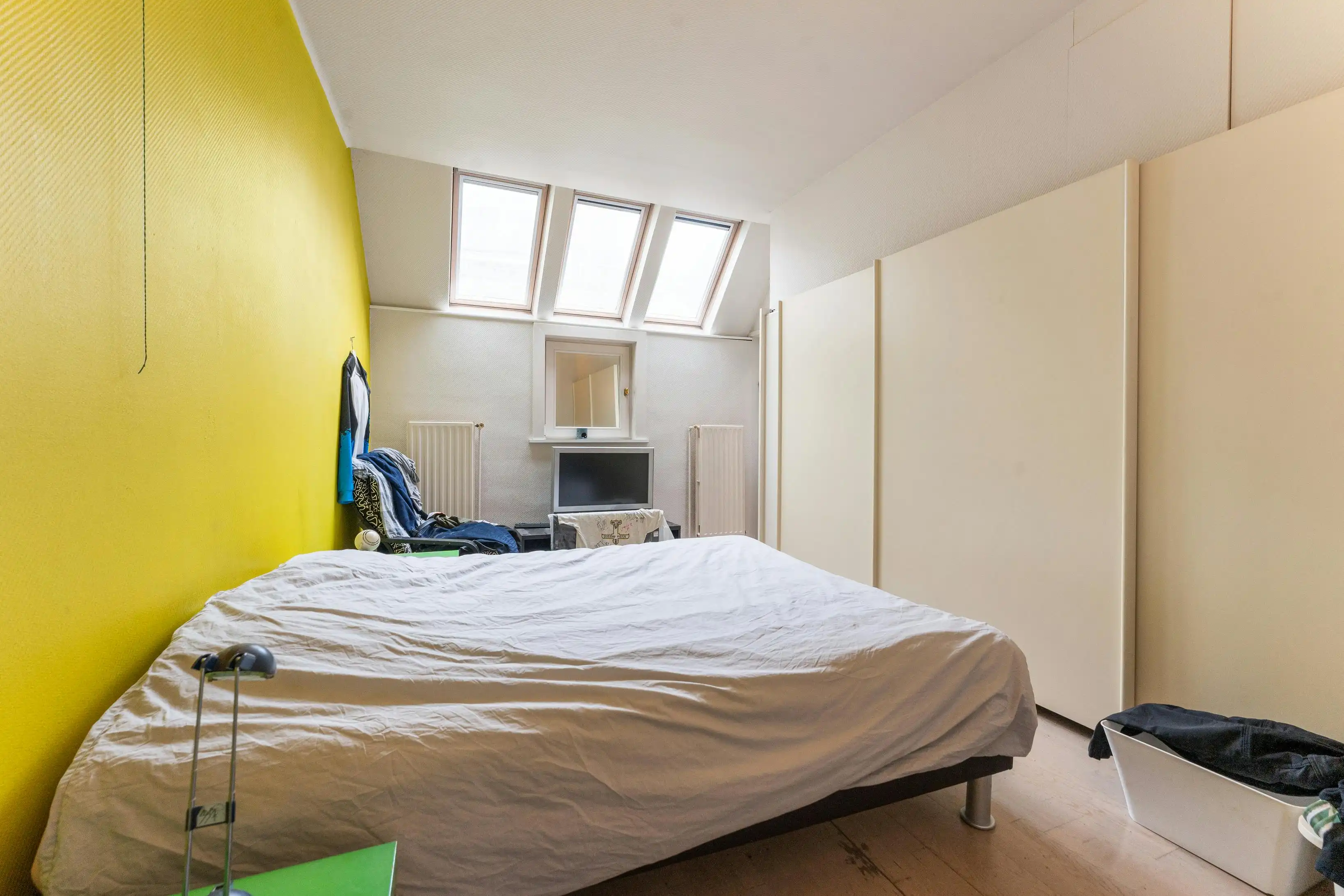 Ruime woning met handelsgelijkvloers en appartement in het centrum van Veurne. foto 30