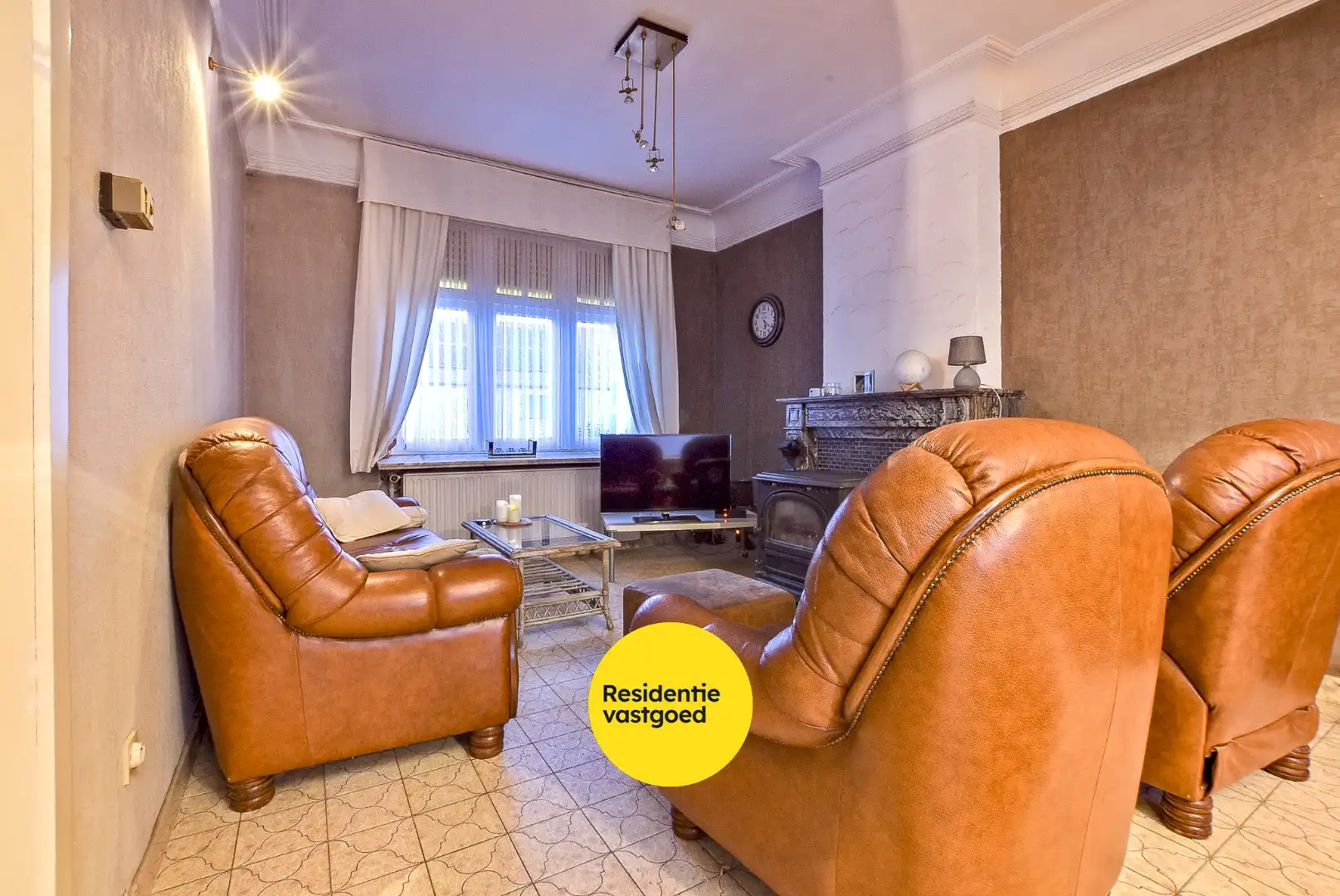 Te renoveren boerderij op een perceel van 7.066m² met loods en diverse bijgebouwen foto 5