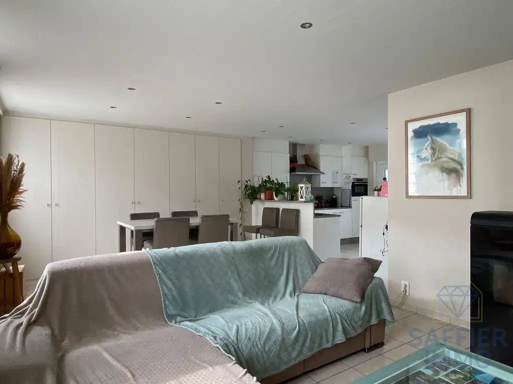 Huis met twee slaapkamers, verschillende staanplaatsen en tuin te huur in Ingelmunster foto 4