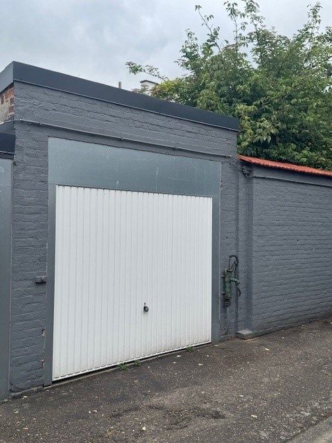 Rustig achterin gelegen garagebox te huur foto 5