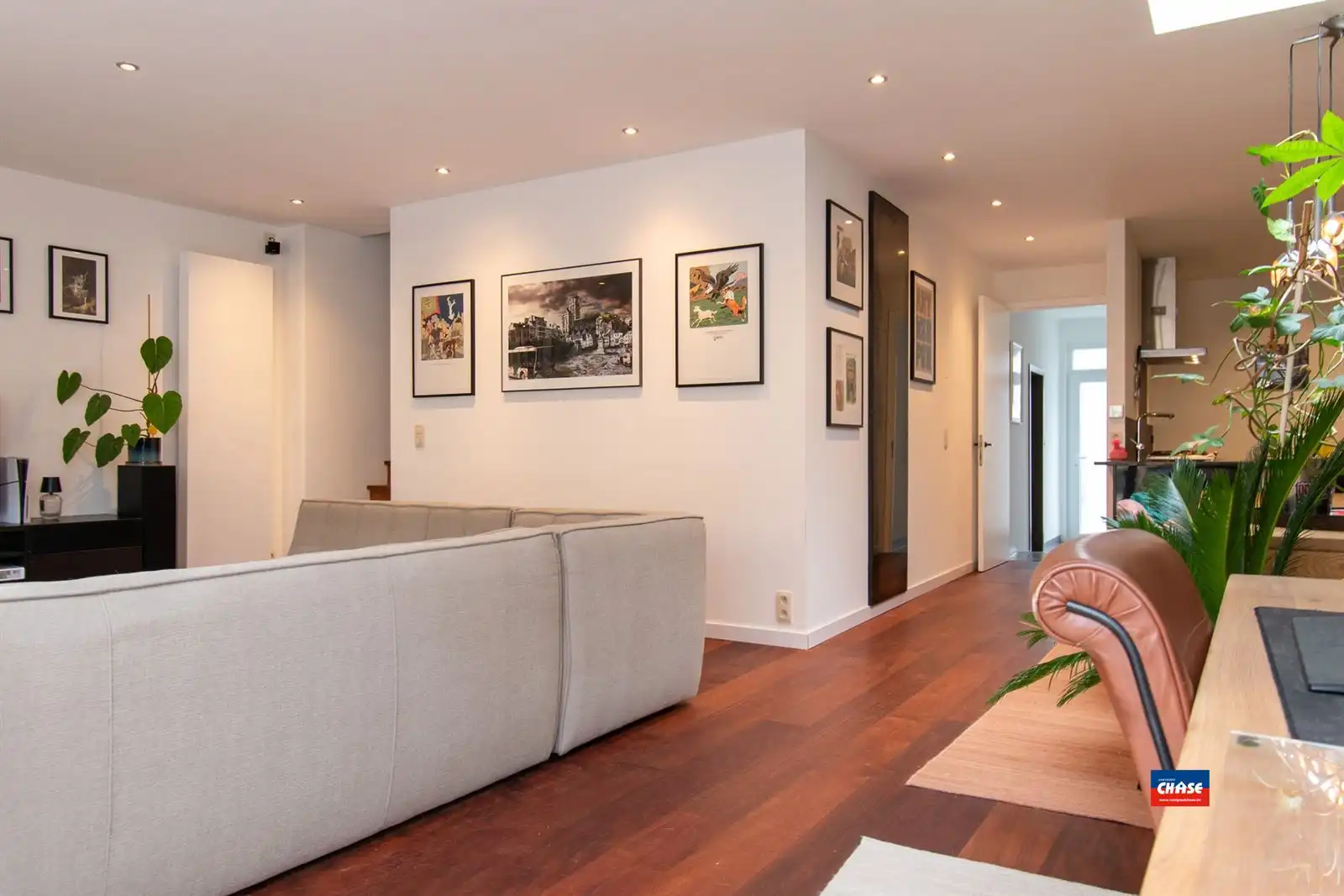 Ruime woning met 2 slpks, garage en tuin  foto 7