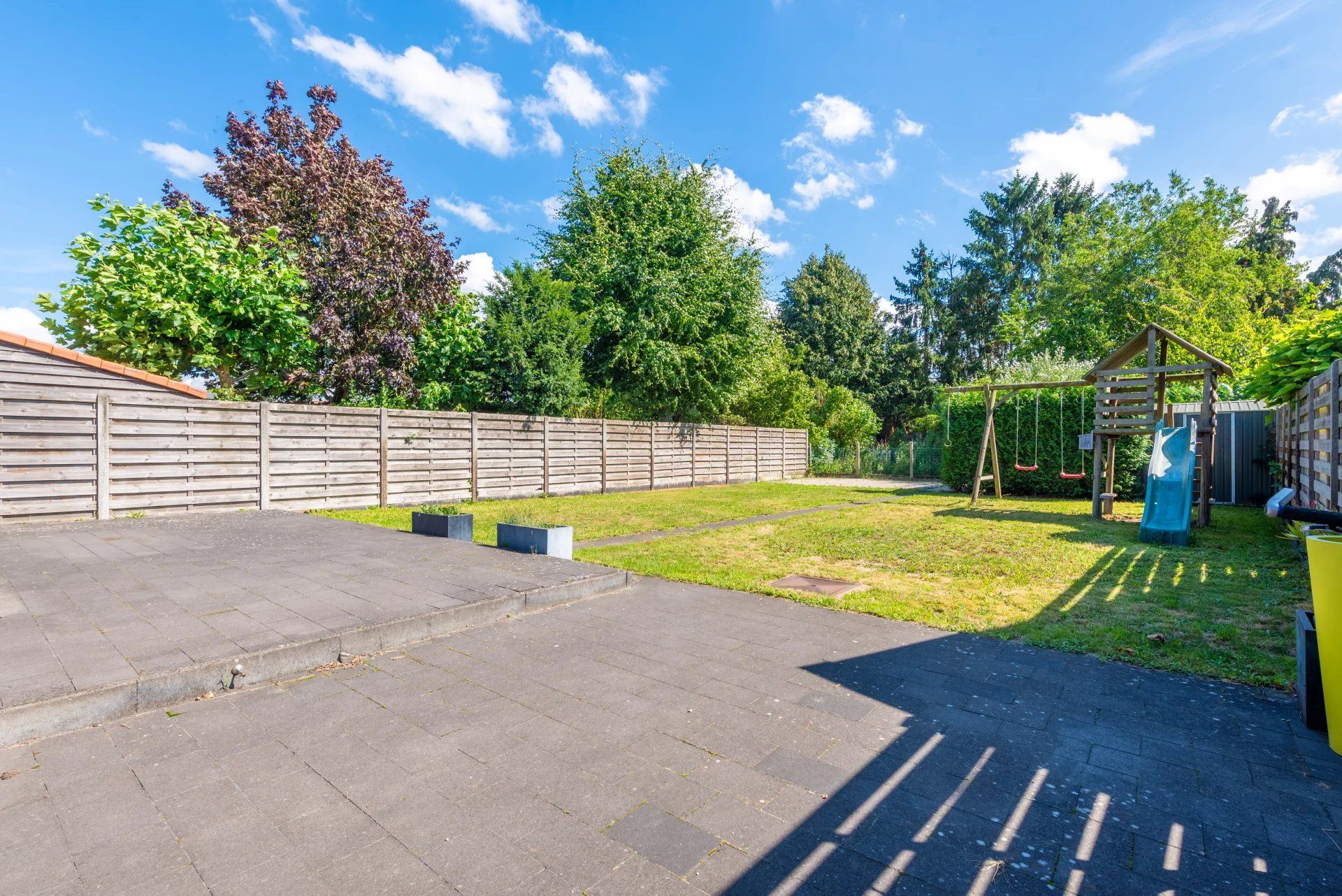 Moderne instapklare woning met 3 slaapkamers op mooi perceel. foto 6