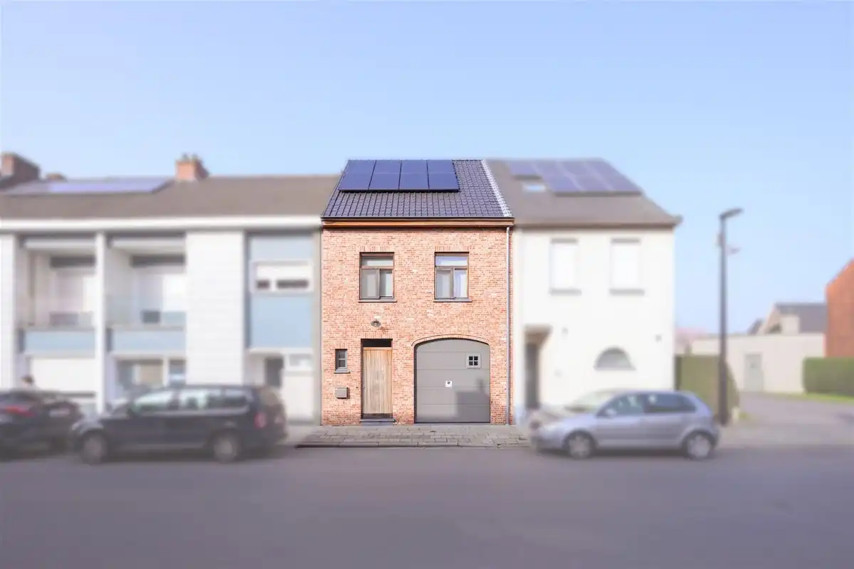 Instapklare woning van 2016 met mooi tuinperceel foto 18