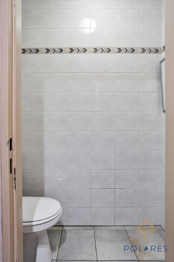 handelspand met ruime woning foto 38