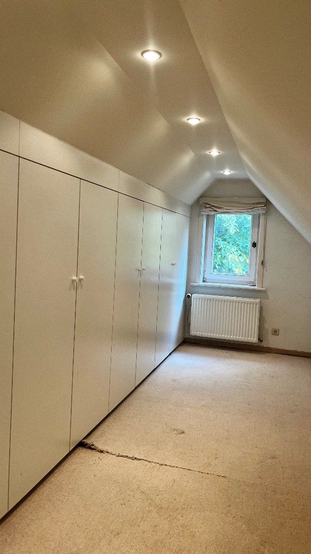 Te renoveren ruime woning op 911 m² te Lendelede – met garage en 5 kamers foto 16