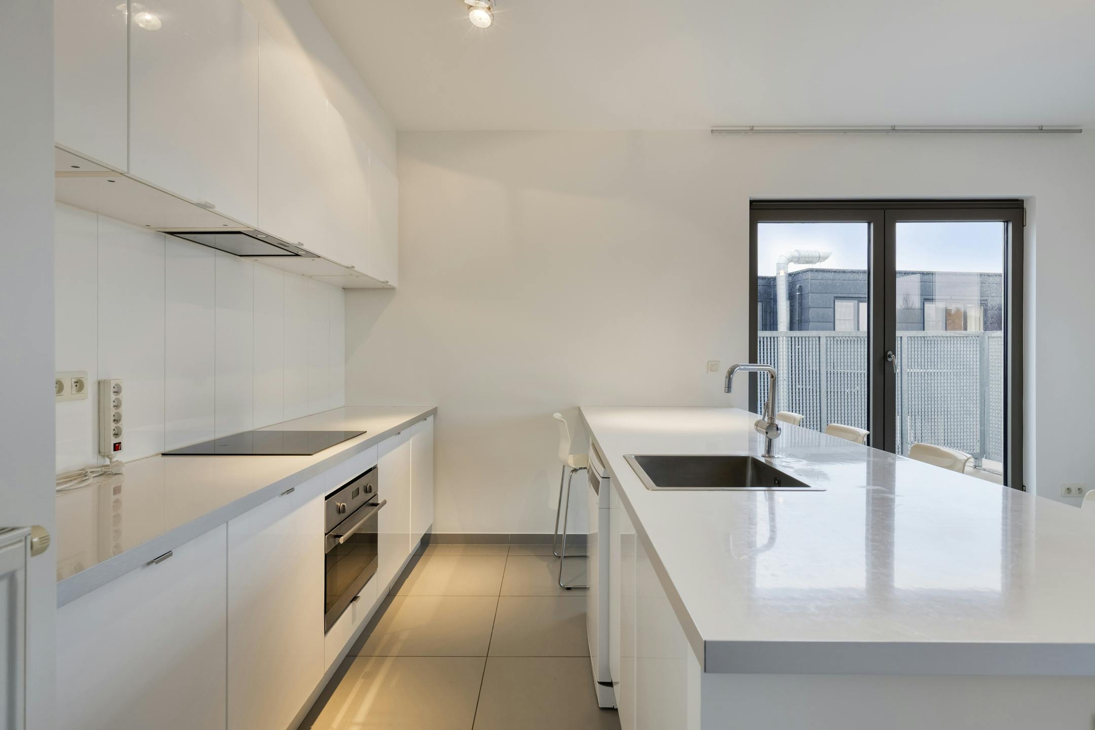 Ruim 3 slaapkamer appartement met terras te koop in Gent  foto 5