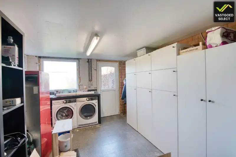 Halfopen bebouwing met 3 slaapkamers op 1358 m2, terras en ruime tuin te Adegem foto 10