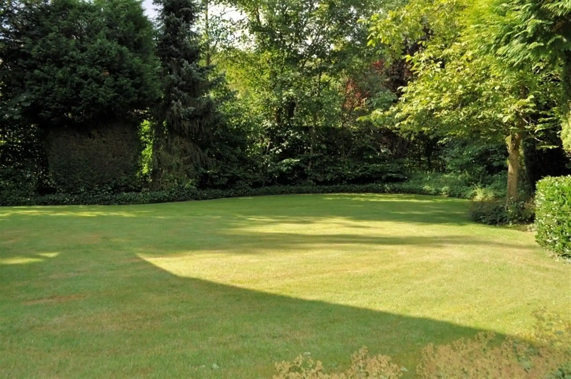 Prachtige ruime villa in de Arboretum wijk  foto 25