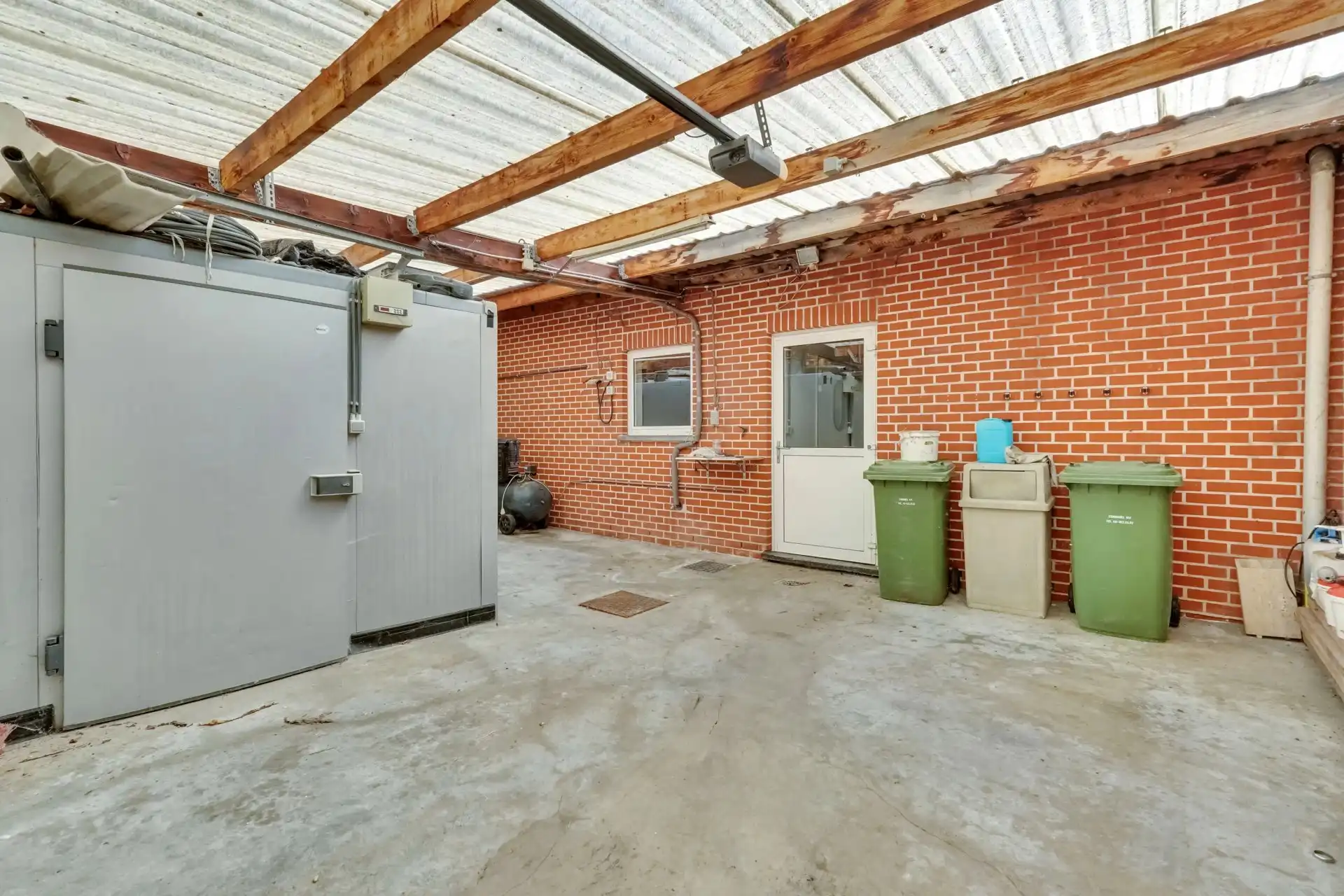 Ruim handelspand op toplocatie foto 16