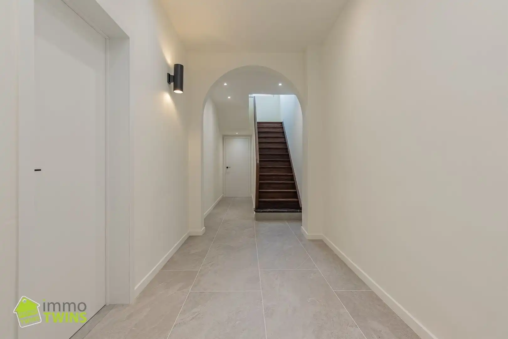 Te koop Instapklare ruime woning met achterliggende weide in Zele foto 3
