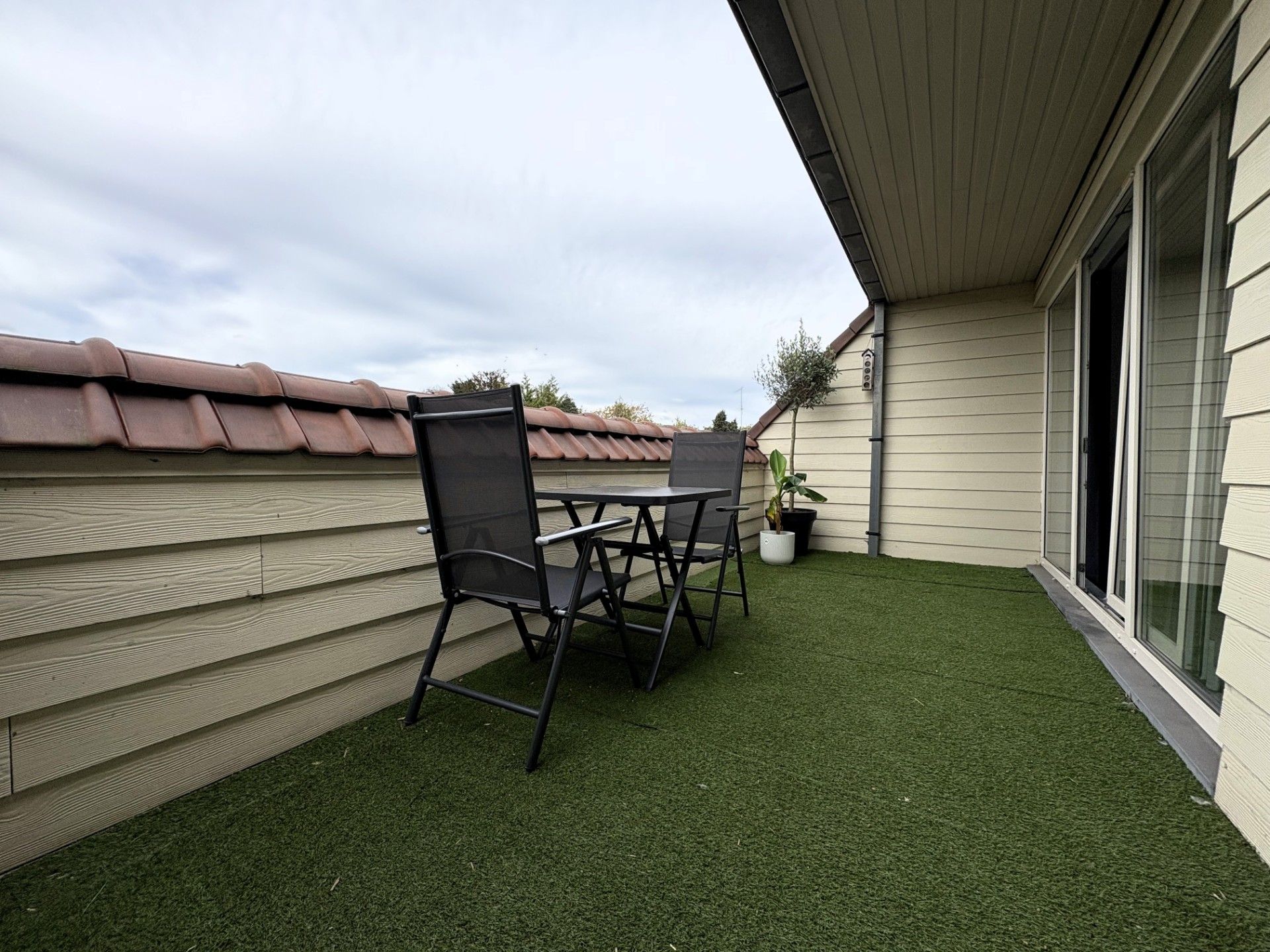 Ruim appartement met 2 slaapkamers en garage foto 10