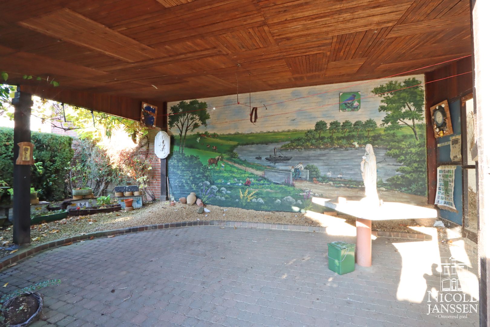 Mooi verzorgde split-level woning op unieke locatie in het mooie Aldeneik foto 28