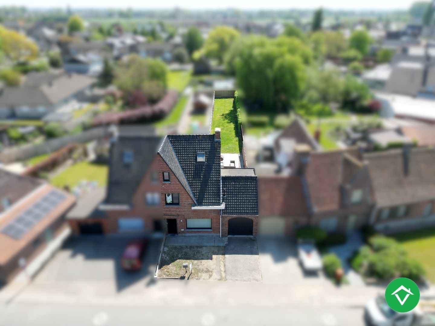 Charmante woning met twee slaapkamers, diepe tuin en ruime garage foto 26