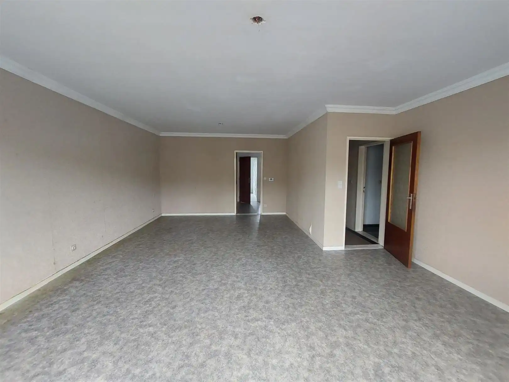 Appartement met 2 slaapkamers, terras en garage. foto 3
