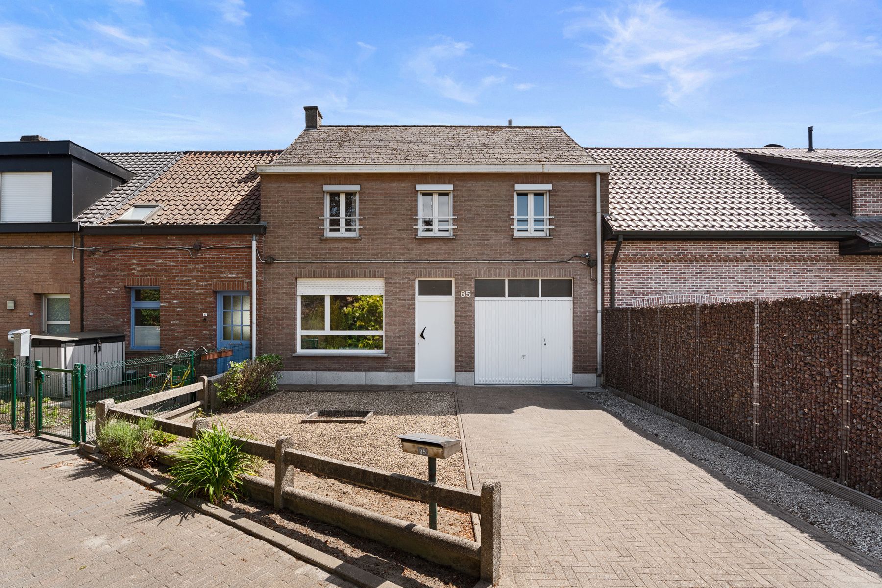 Hoofdfoto van de publicatie: Woning met 4 slaapkamers en garage