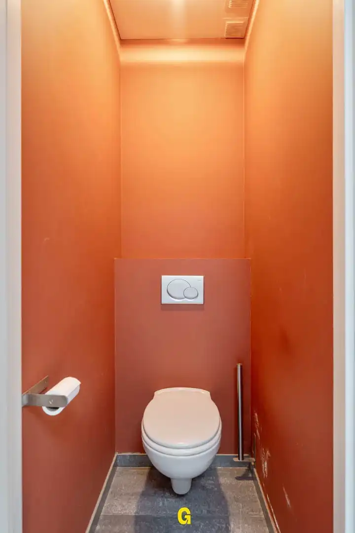 Knappe halfopen woning met zuidwest gerichte tuin met zwembad, rustig gelegen te Kleine Spouwen foto 24