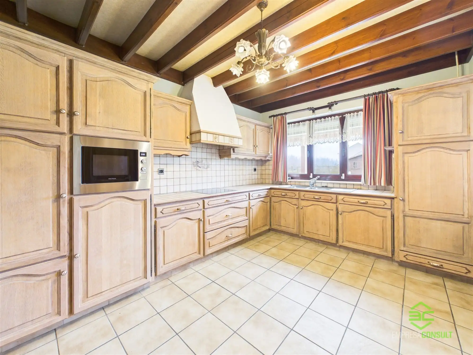 Gelijkvloerse woning met 2 slpk in Runkelen! foto 8