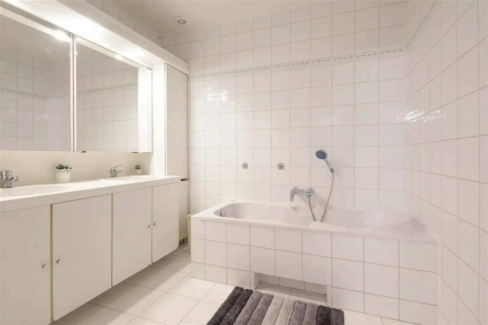 Ruim herenhuis in hartje Aalst foto 10