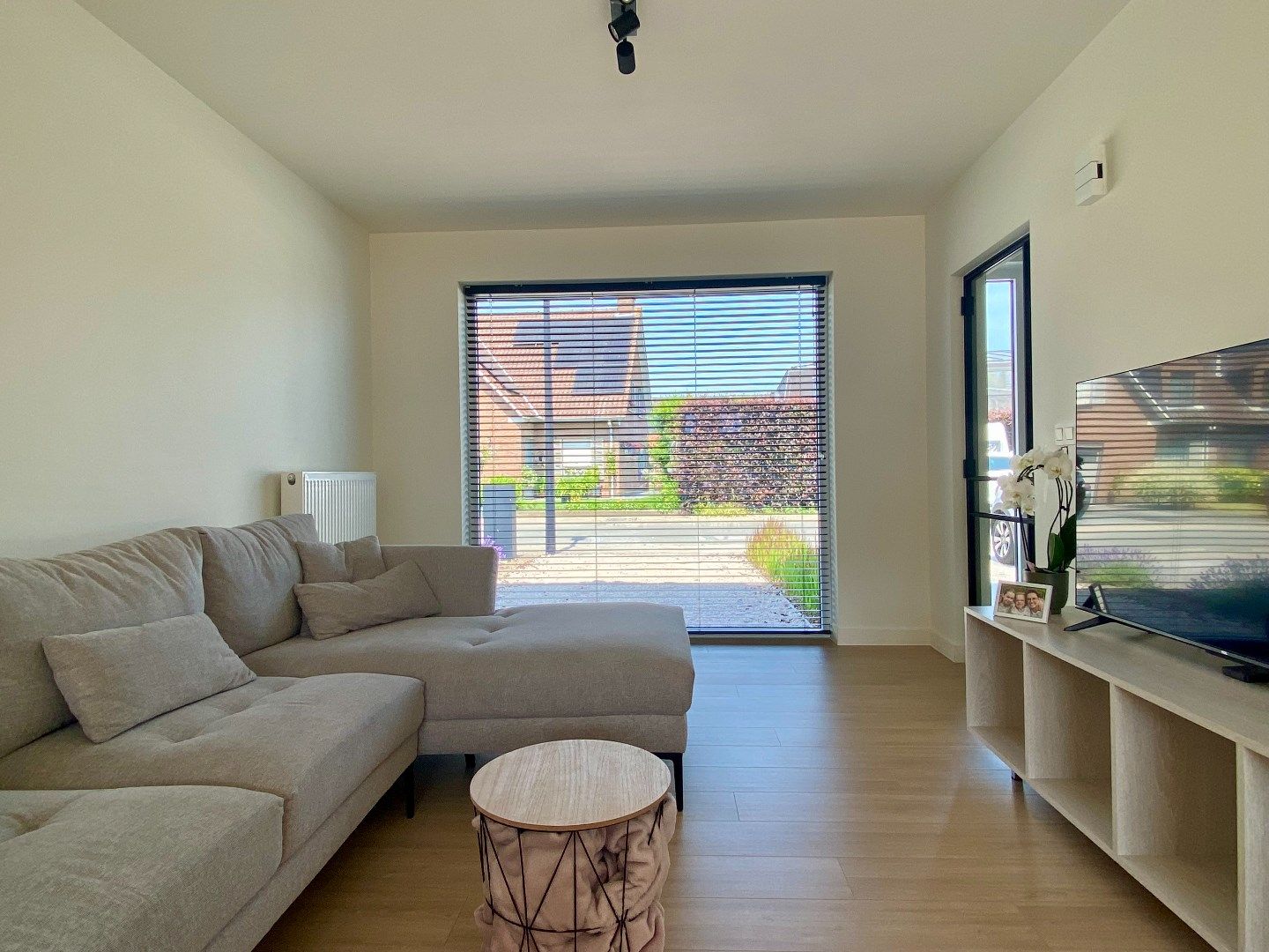 Gerenoveerde woning in doodlopende straat te Kuurne.  foto 9