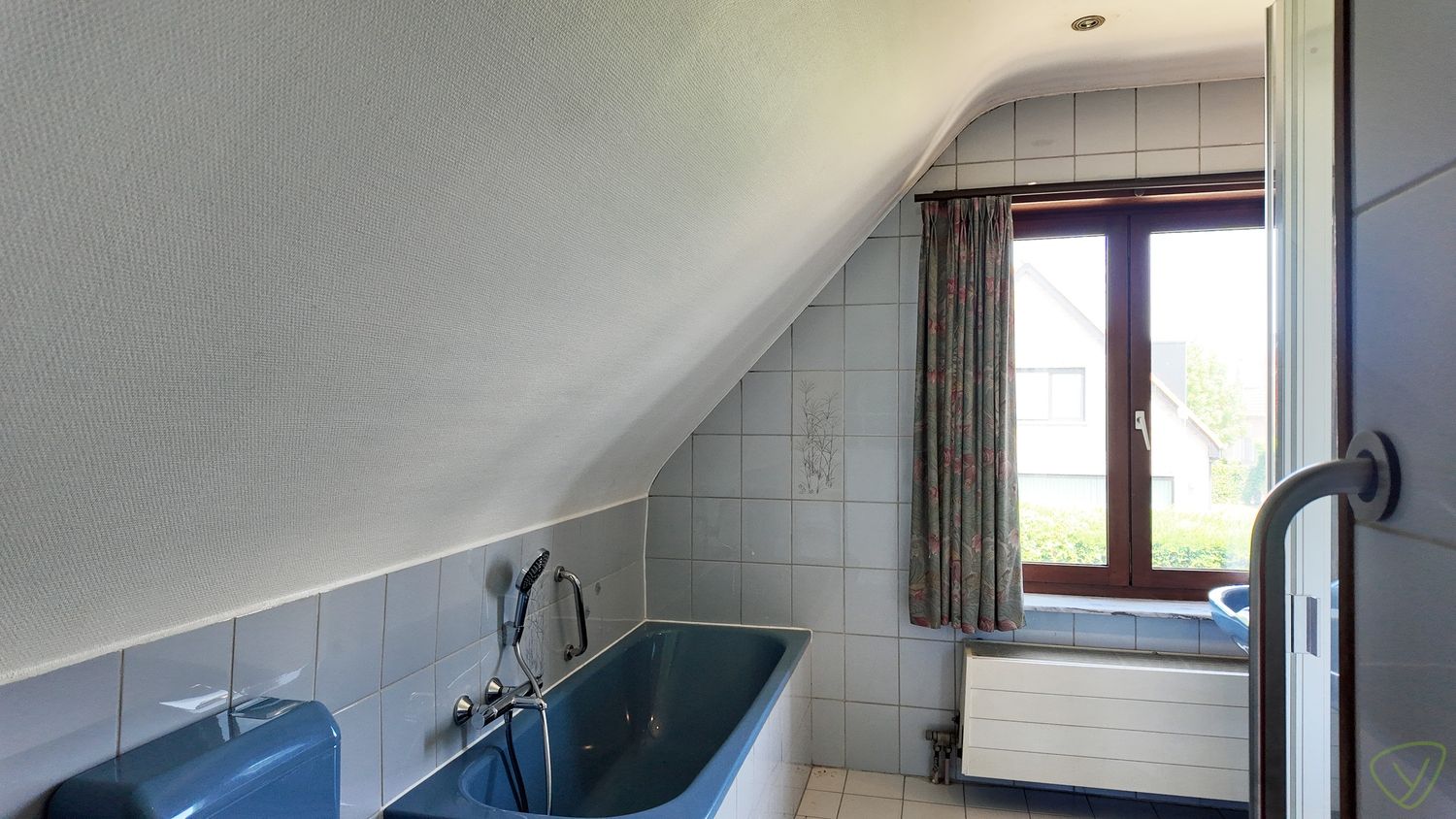 Villa op zonnig en ruim perceel met investeringspotentieel foto 17