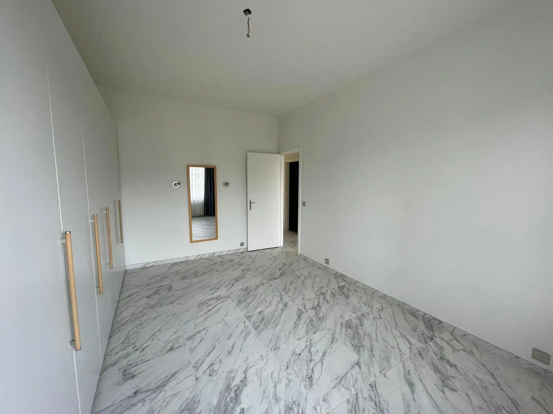 Zéér ruim appartement op een steenworp van het Valaarpark foto 11