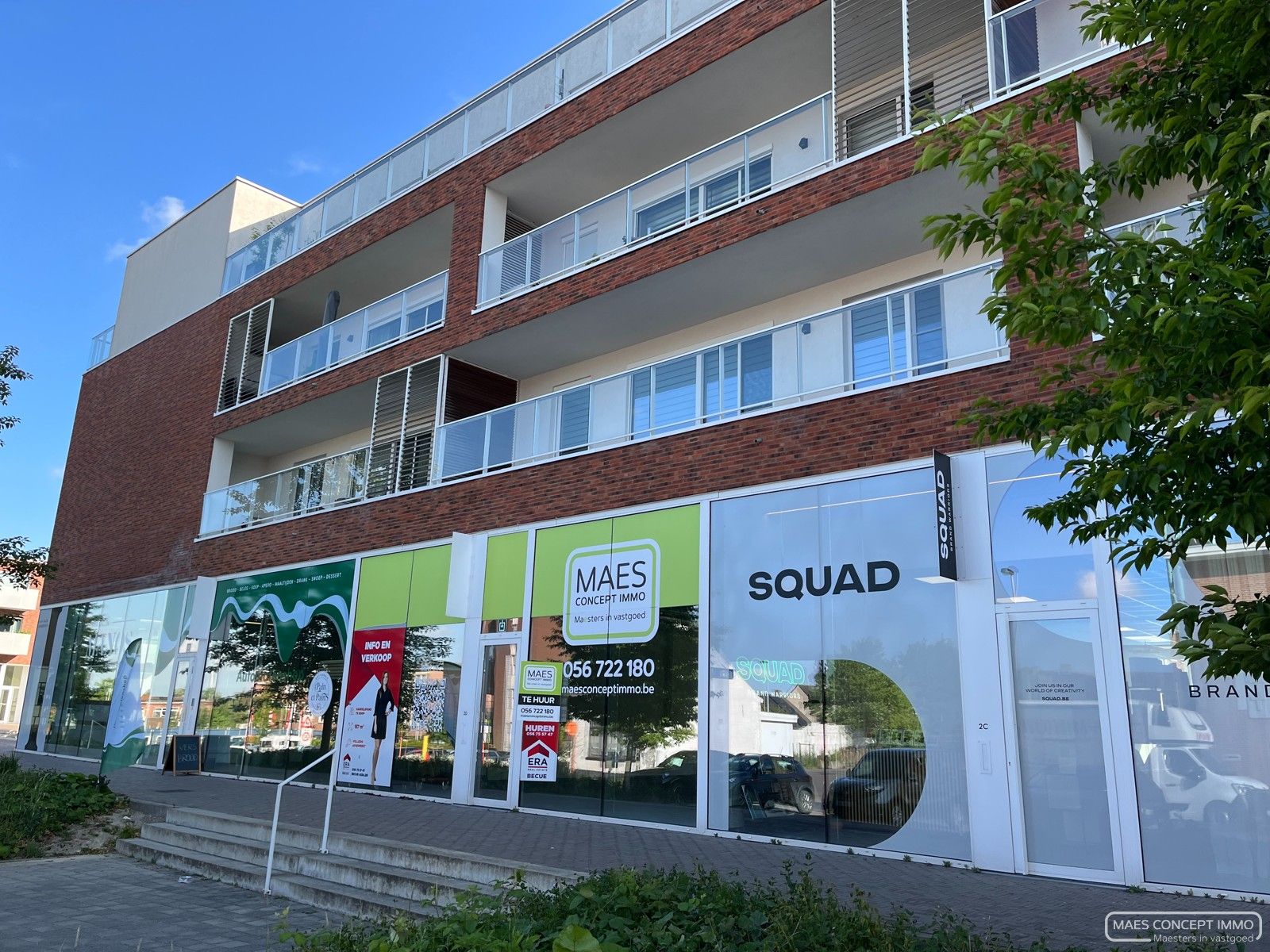 Volledig afgewerkte handelsruimte van 157 m2 te huur centrum Zwevegem foto {{pictureIndex}}