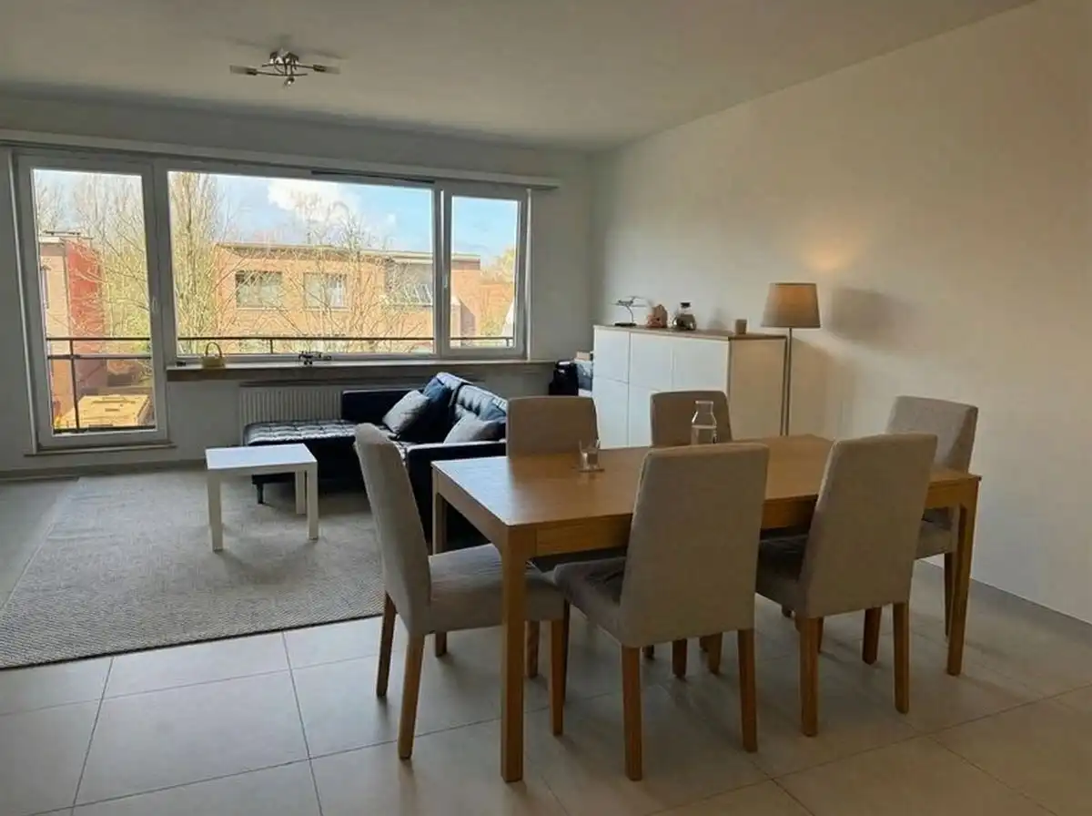 Mooi gerenoveerd 2 slaapkamer appartement foto 3