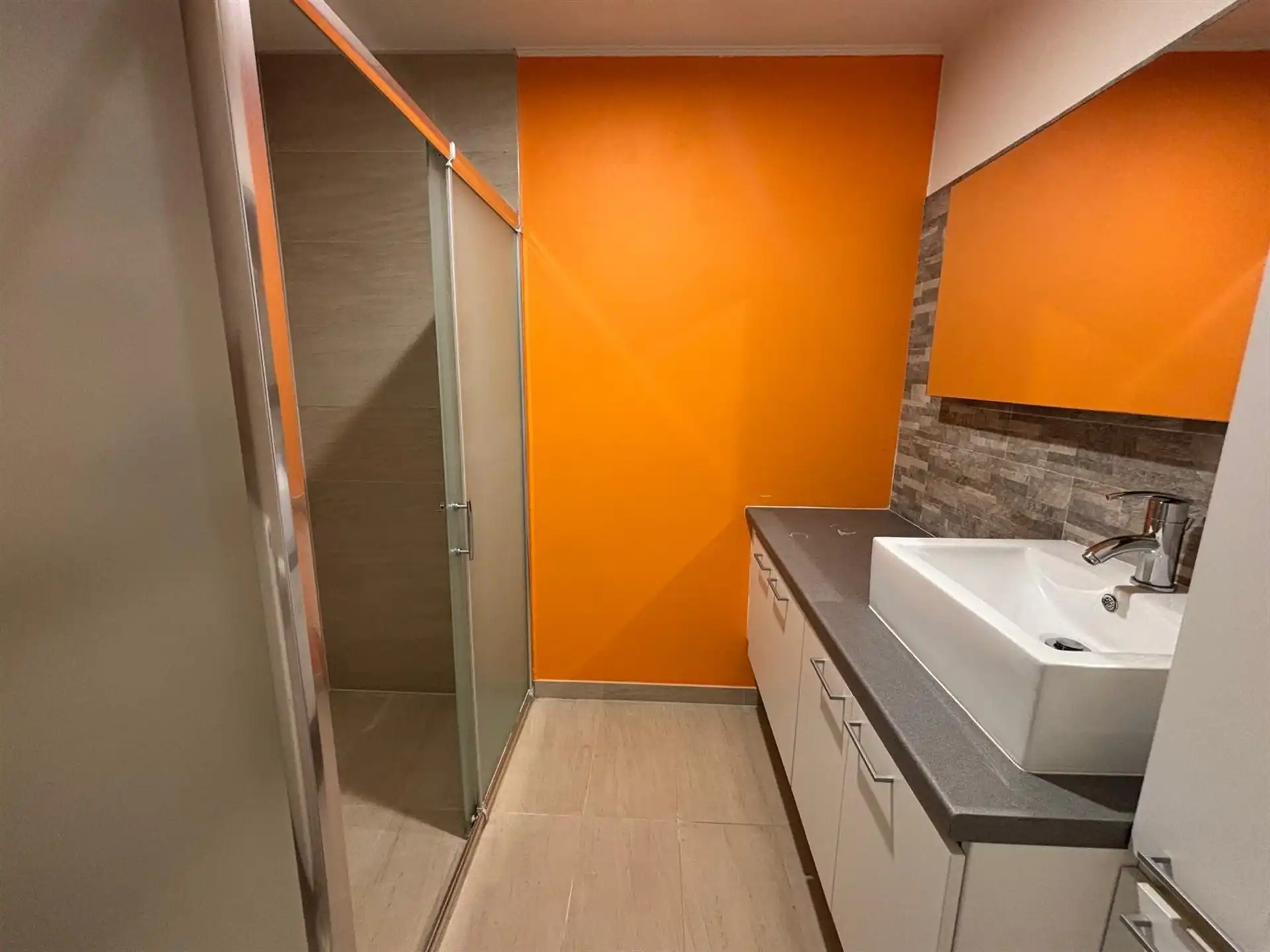 Gemeubeld appartement met twee slaapkamers en tuin in Gijzegem foto 11