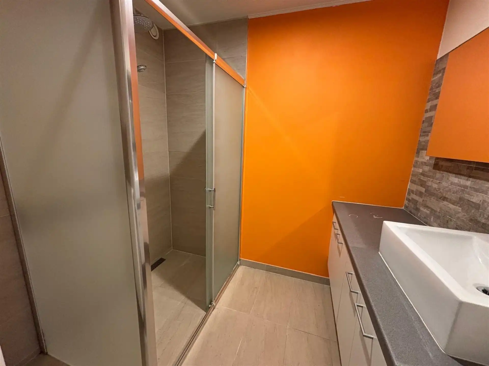 Gemeubeld appartement met twee slaapkamers en tuin in Gijzegem foto 11