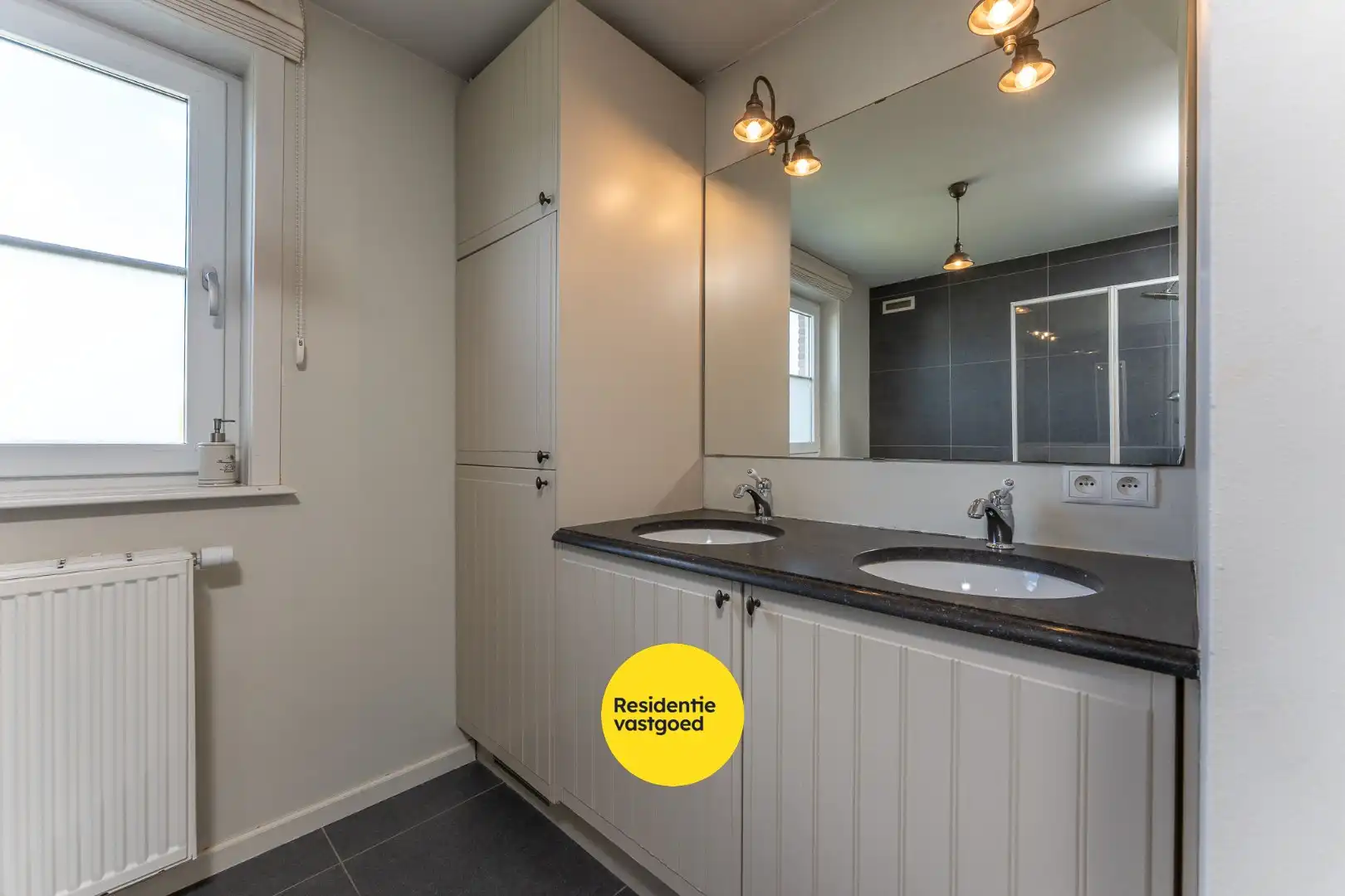 Exclusieve villa met zwembad en poolhouse in de nieuwe St-Annawijk te Sint-Andries foto 28