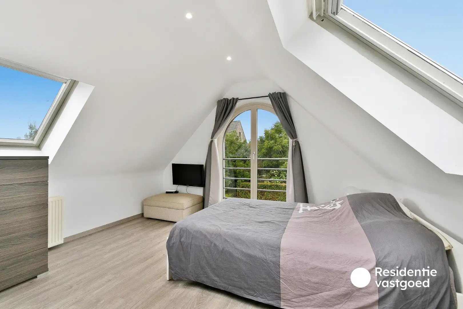 Rustig gelegen villa met verwarmd zwembad en ruime tuin foto 12