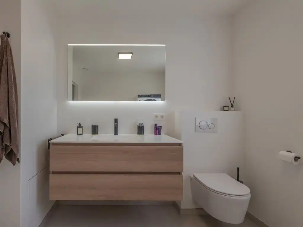 Halfvrijstaande stijlvolle nieuwbouwwoning met landelijke uitstraling foto 20