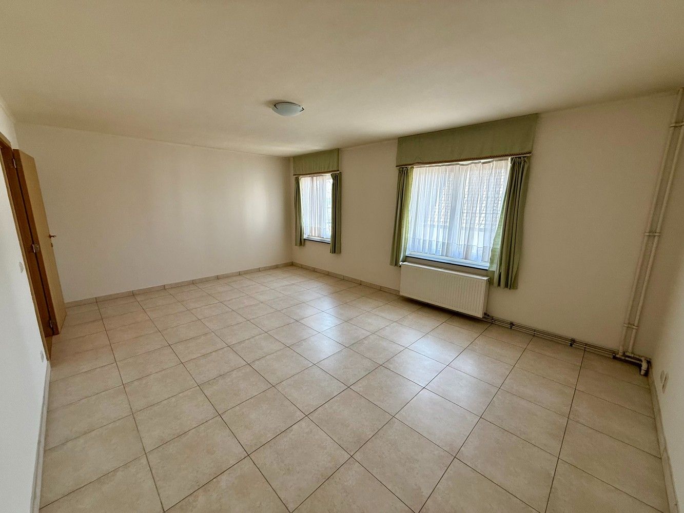 Zeer ruime woning met 5 slaapkamers! foto 9