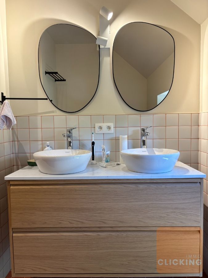 Slim wonen in stijl: volledig gerenoveerde woning in het groene Borchtlombeek foto 23